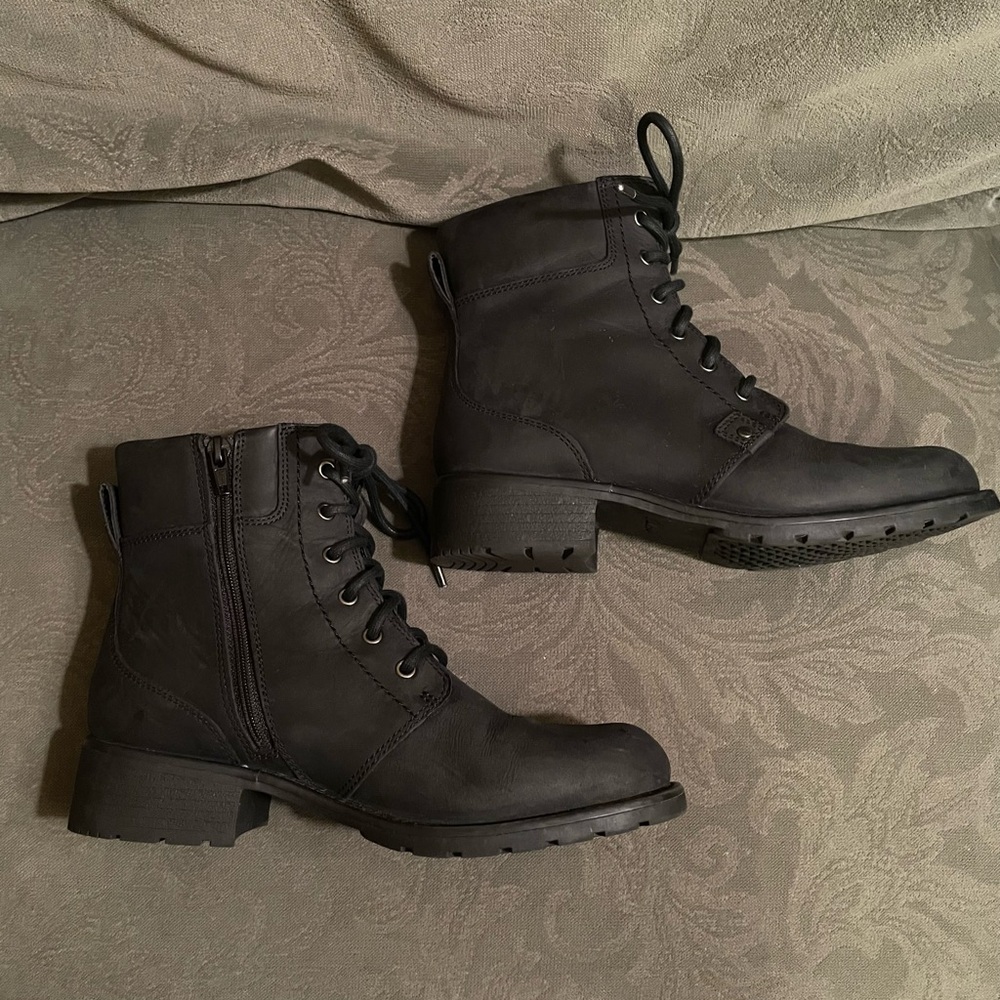 Clarks Black Women’s Boots - Picture 3 of 9